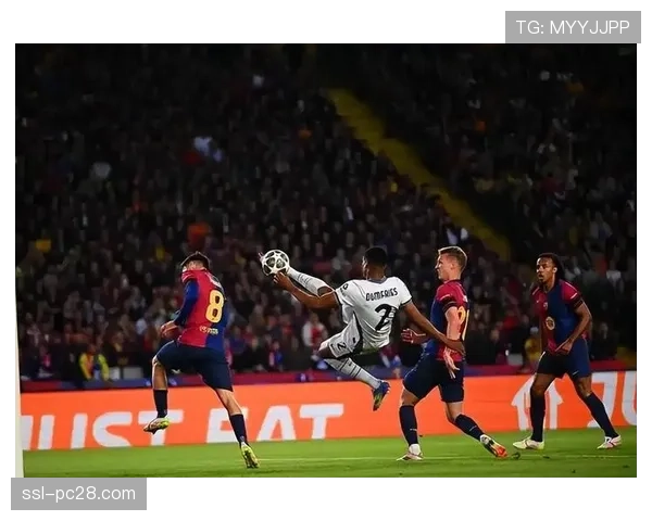 从首回合失利到次回合翻盘：欧冠淘汰赛的战术调整与心理博弈