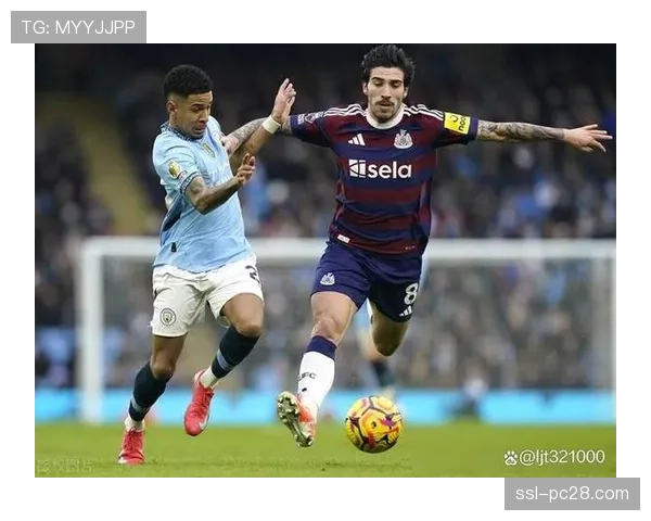 特写：托纳利重返圣西罗，赛前与老队友们逐一拥抱