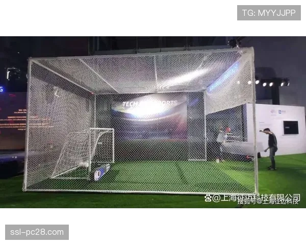 知名体育品牌发布智能足球：内置芯片可实时回传射门速度、旋转及预期轨迹数据